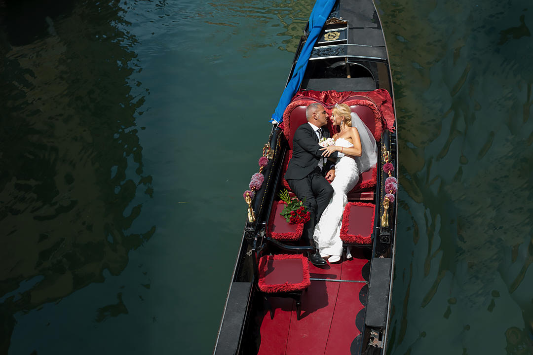 Wedding in Venice, planner and photographer in Venice title=
